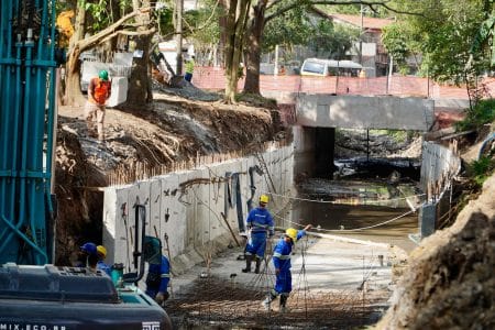 Sistema de drenagem no Córrego Veleiros deve ser concluído até dezembro