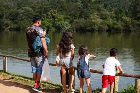 Parques e planetários são opções de lazer para crianças no feriado de 12 de outubro