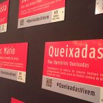 Nenhuma rua de Perus tem nome de trabalhador do movimento dos queixadas; intervenção artística criou placas simbólicas para os operários. Foto: Juca Guimarães
