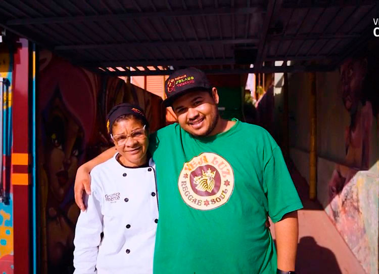 Tia Nice e Thiago Vinícius, à frente dos projetos gastronômicos da Solando Trindade; transformação social. Foto: divulgação